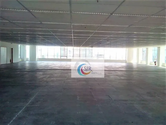 Sala comercial de 432, 79 m² com 9 vagas de garagem, 4 banheiros , forro acústico, ar cond