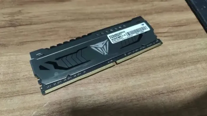 2x memórias ram 8gb ddr4 Patriot viper steel
