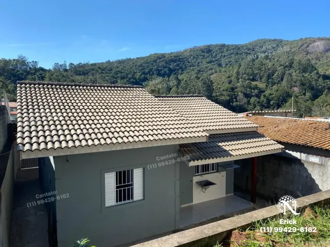 Casa para venda tem 88 metros quadrados com 2 quartos