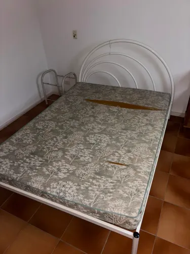 Cama tubular de ferro casal