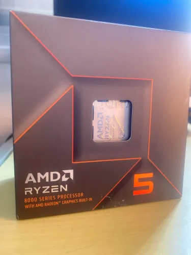 Processador AMD Ryzen 5 8500G Box - Semi novo