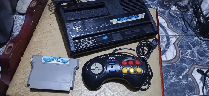 Turbo Game com controle turbo e cartucho de 100 jogos