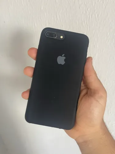 iPhone 8 Plus 64 gb todo pra vender rápido