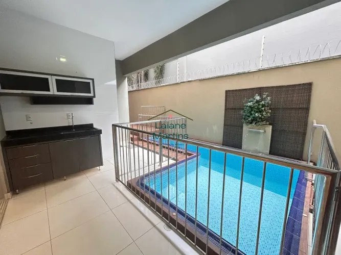 Casa à venda/aluguel na Orla - 3 quartos (2 suítes) - 2 vagas - piscinas