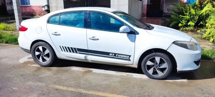 Renault Fluence Sed. Dynamique 2.0 16V Flex Aut. 2013