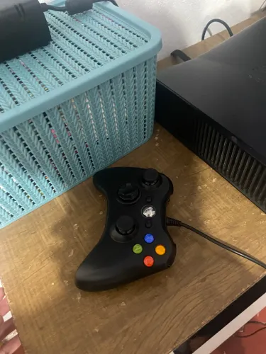 Vendo Xbox 360 slim,em perfeito estado!!