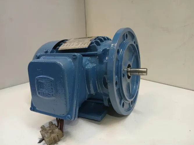 Motor elétrico Eberle Trifásico 0,75 cv 2 pólos 