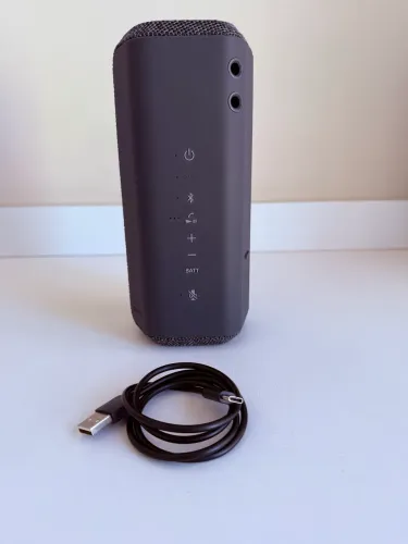 Caixa de som Sony SRS-XE200 original, funcionando perfeitamente.