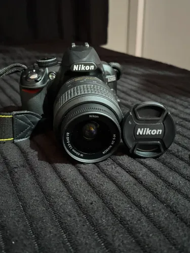 Câmera Nikon D3100 DSLR Completa com Lente 18-55 VR e Acessórios