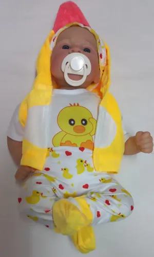 Bebê reborn realista - Menino - Roupa de patinho - Corpo de pano