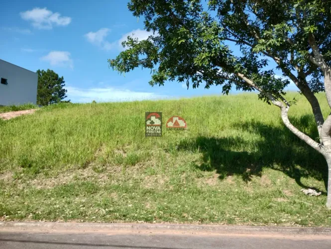 Terreno Padrão em Condomínio em Jambeiro
