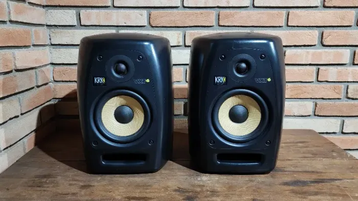 Par - Monitor de Referencia Caixa de Som Studio Estudio Krk Vxt6 Vxt 6 - 2 Unidades
