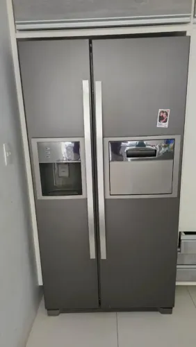 Geladeira Electrolux Side by Side SH70X.