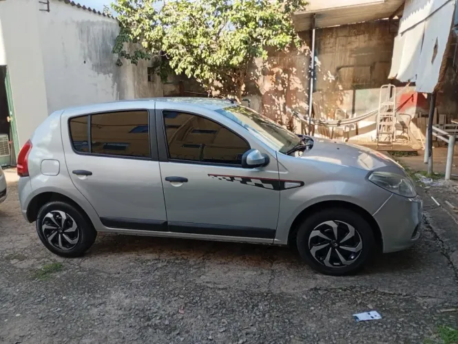 Renault Sandero Expression Hi-flex 1.6 8V 5P 2012