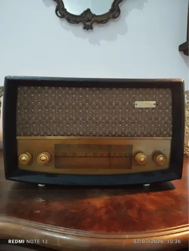 Rádio antigo valvulado