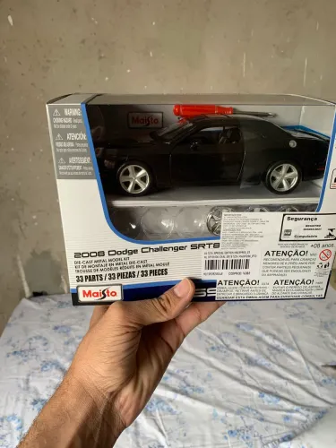 Miniatura Dodge Challenger Maisto 1:24 Assembly Line
