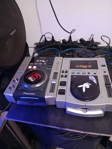Cdj 200 e um 100s