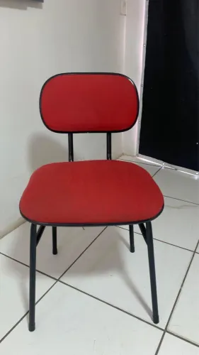 Cadeira Fixa Estofada ? Ótimo Estado