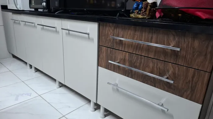 Vendo esse armario de cozinha