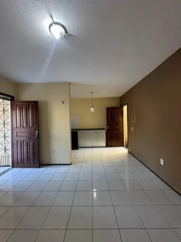 Casa Plana para Locação em Fortaleza, Jangurussu, 2 dormitórios, 1 suíte, 2 banheiros, 2 v