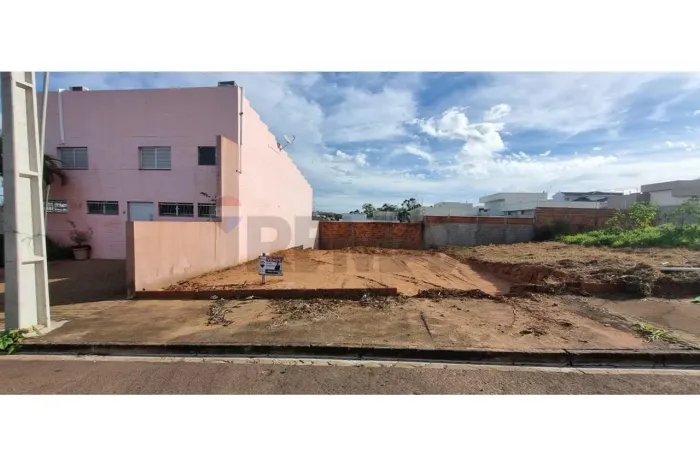 Terreno de 210m² no Jardim Itacaré à 5 minutos do CENTRO