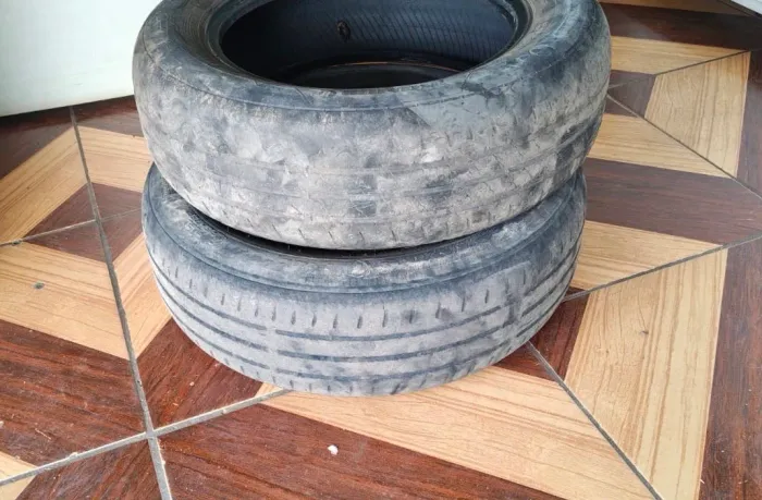 Pneus de carro 175/65 R14.