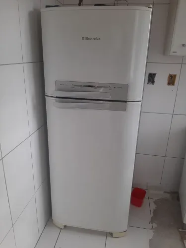 Geladeira Electrolux df46
