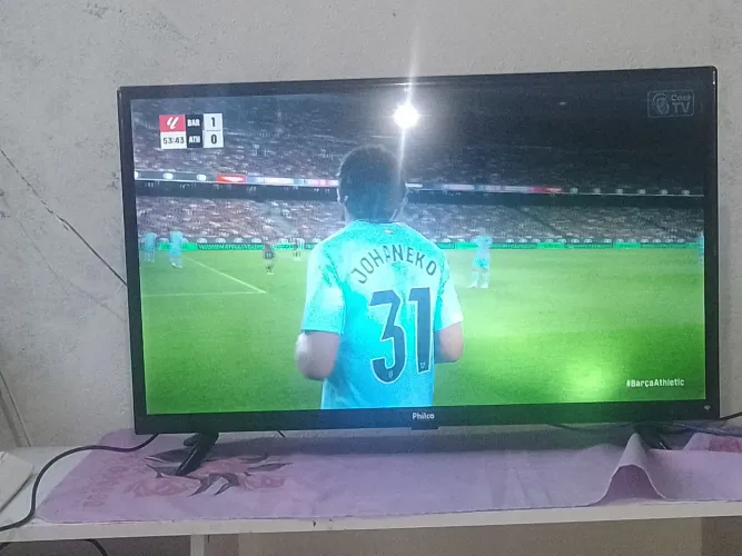 Vende-se televisão
