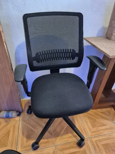 Cadeira de escritório Flexform Uni em ótimo estado