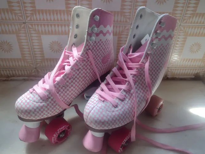 Patins Retro feminino Semi Novo