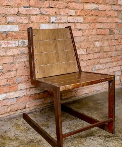 Cadeira estilo industrial