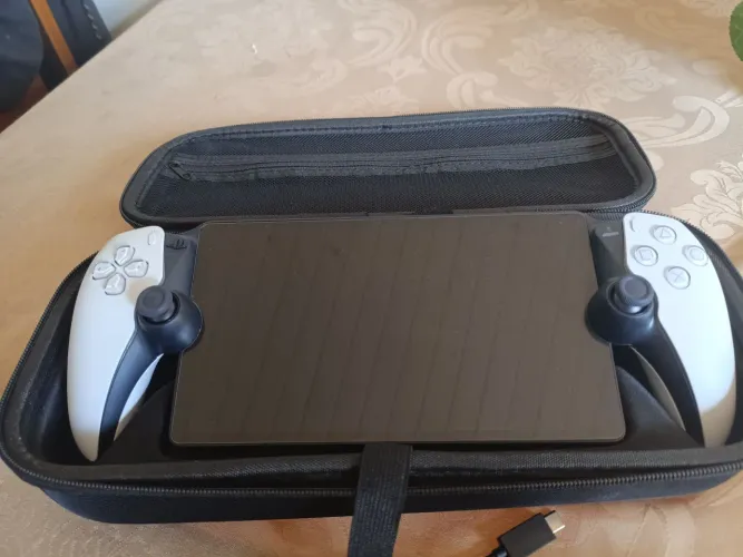 PlayStation Portal - acompanha cabo original e case