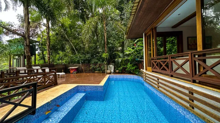 Casa à VENDA no Condomínio Iporanga em Guarujá.