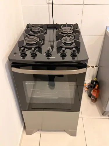 Fogão 4 bocas Muito novo ELETROLUX