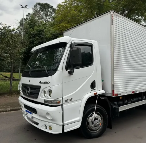 Mercedes Benz Accelo 1016 2014