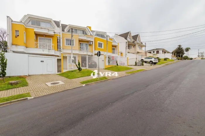 Sobrado com 3 dormitórios à venda, 162 m² por R$ 969.000,00 - Pilarzinho - Curitiba/PR