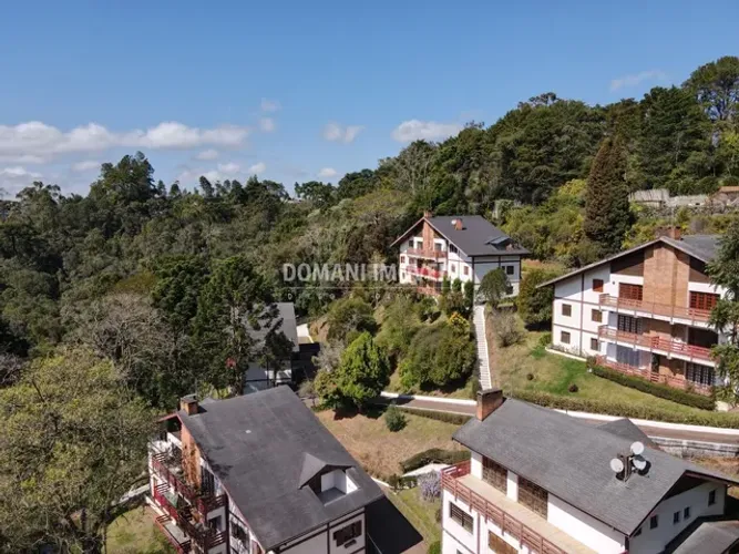 Encantador Apto à Venda na Região de Capivari - Campos do Jordão/SP