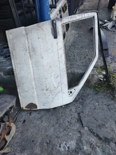 Portas de Fiorino bom estado com baixa no Detran