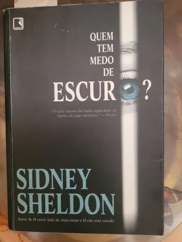Quem Tem Medo de Escuro? - Sidney Sheldon