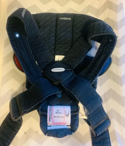 Canguru marca baby Björn preto