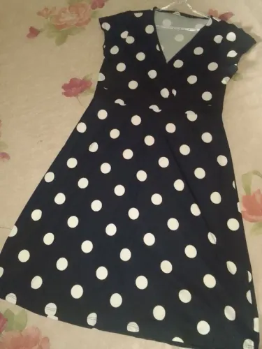 Vestido social preto com poá branco