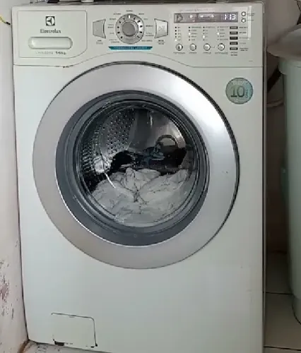 Maquina de lavar\Centrifugar Eletolux LFE 14 usada ótima, lava 14 kg 127 volts