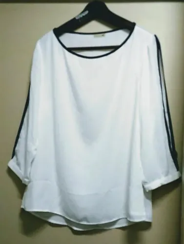 Blusa Folic branca. Nova.