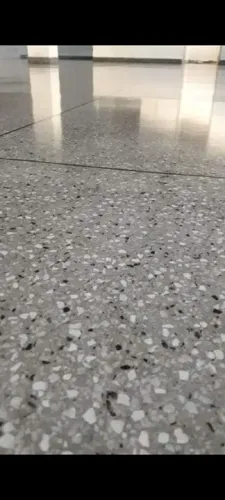 Piso de granitina e Fulgt