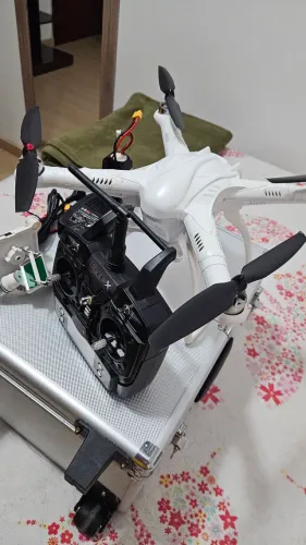 Vendo Drone Free X Original contendo todos os componentes originais.