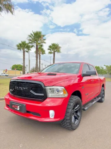 Ram Classic Laramie Night Edition 5.7 V8 16V Gasolina 4X4 Aut. 2022