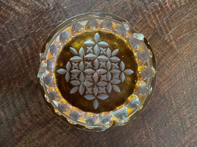 Cinzeiro cristal lapidado 