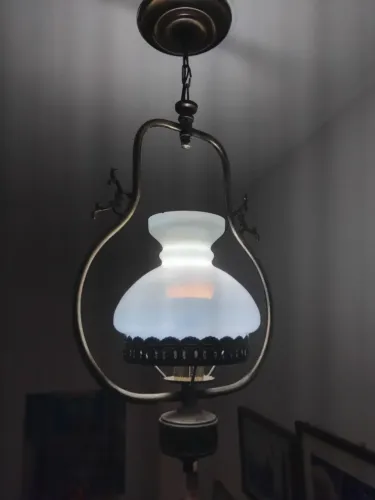 Lustre em bronze estilo lampião