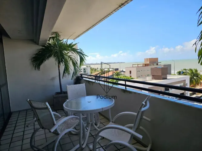 Cobertura linear com piscina privativa e vista para o mar a 110m da praia do Bessa -CO0181