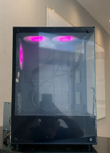 Gabinete Gamer GB1792 com 3 Fans RGB.